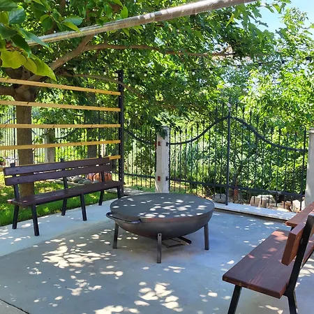 Olive Garden House 2 *