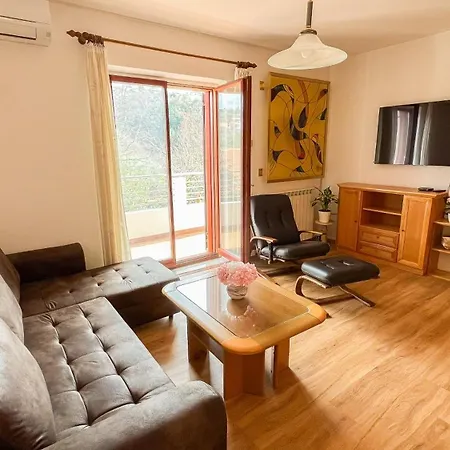 Apartma Olive Garden House 2 *