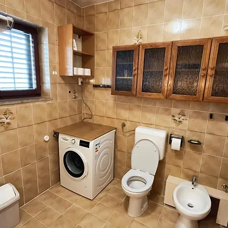 Olive Garden House 2 Apartma