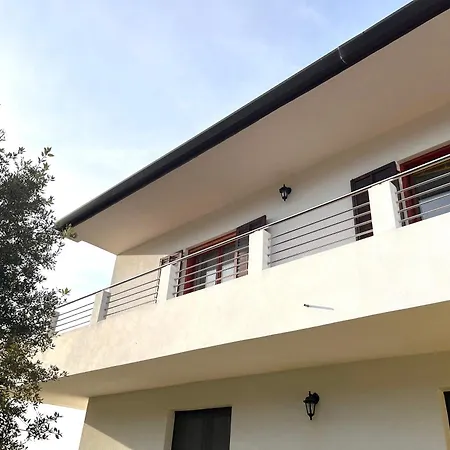 Olive Garden House 2 *